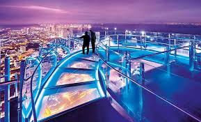 Lokasi upside down museum penang ini hanya terletak di jalan kimberly & berdekatan dengan beberapa tempat menarik di georgetown yang boleh anda jalan kaki sahaja seperti pasar chowrasta. Mypenang