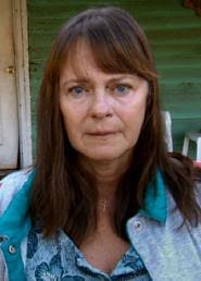 Robin Mullins's Instagram, Twitter & Facebook