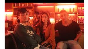 Kalau lo tertarik dengan gaya rambut pria 2021 ini, coba minta barber lo untuk membuat potongan fringe atau bowl cut di bagian depan, lalu, tinggal ditata menggunakan pomade pilihan lo. 6 Gaya Rambut Jefri Nichol Dari Berponi Sampai Ikal Lifestyle Liputan6 Com