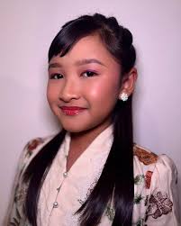 S Y A H For : Bulan Bahasa 2025 Makeup : @alyaaman.mua Hair : @remymohamed  💄PRODUCTS USED Primer : @bobbibrownsg Vitamin Enriched Face Base  Foundation : @narsissist Soft Matte Complete Foundation Concealer : @