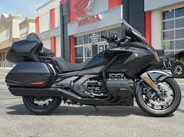 Complete performance review and accelerations chart for honda gl1800 gold wing tour dct in 2021, the model with transcontinental touring, touring body and 1833 cm3 / 111.4 cui, 93 kw / 126.5 ps / 125 hp engine offered since january 2021. 2021 Honda Gold Wing Tour Honda Marysville Motorsports
