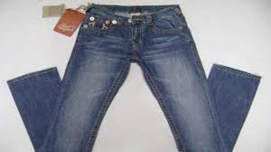 Bahan ini memiliki sifat mengawetkan kain jeans agar lebih lama digunakan. Model Celana Jeans Begini Mungkin Masih Disukai Hingga Tahun Depan Tribunnews Com Mobile