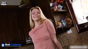 American Celeb AnnaSophia Robb Sucks A Big Dick In The Kitchen ⭐  RealDeepfakes