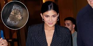 Travis scott | house tour 2020 | updated new $23.5 million dollar mansion subscribe: Kylie Jenner Gifted A Gorgeous Diamond Watch By Boyfriend Travis Scott