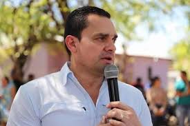 ➪Luego que el expresidente Manuel Zelaya y el Partido Libre reconocieran su  derrota y respaldaran la victoria de Salvador Nasralla, el diputado Tomás  Zambrano alega que “Con este ultimo mensaje de Mel,