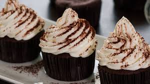 Chocolate Cupcakes With Irish Cream Frosting Youtube