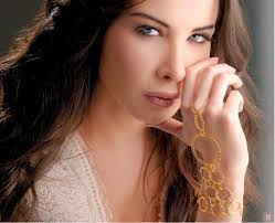 يبدو أن صفاء شخصية الفنانة الرقيقة نانسي عجرم يظهر في اختيارها للون الأبض في العديد من. Ø´Ø¹Ø± Ù†Ø§Ù†Ø³ÙŠ Ø¹Ø¬Ø±Ù… ÙŠØµØ¯Ù… Ø§Ù„Ø¬Ù…Ù‡ÙˆØ± ØµÙˆØ±Ø© Ø¬ÙØ±Ø§ Ù†ÙŠÙˆØ²