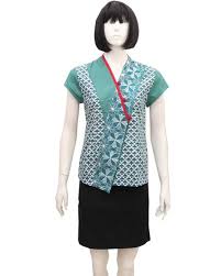 Dress asimetris yang terbuat dari bahan doby batik abstrak,bentuk dress seperti overal dengan kerutan di bagian depan dan ada. 12 Ide Blouse Asimetris Blus Batik Pakaian Wanita
