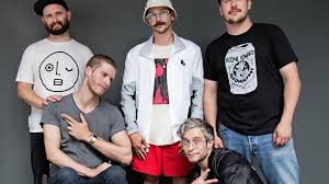 I like the new sound, but maybe i liked the old one a bit better. Portugal The Man Morning Becomes Eclectic Kcrw