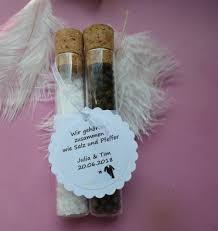 Gastgeschenke Gastgeschenk Salz Und Pfeffer Ein Designerstuck Von Rosettas Lad Gastgeschenke Hochzeit Gastegeschenk Hochzeit Gastgeschenke Hochzeit Ideen