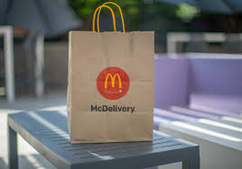 Com o mcdelivery do mcdonald's você pode fazer seu pedido pela internet e receber seu hambúrguer preferido em casa. Enjoy A 0 Delivery Fee On Orders Of 15 Or More With Mcdelivery Macaroni Kid Downtown Houston