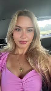 Kristine Ehlers's Instagram, Twitter & Facebook