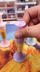 This makes me want to try diamond art...