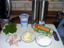Knoblauchsuppe Mit Kasecroutons Rezept Kochbar De
