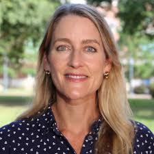 Sarah Franks's Instagram, Twitter & Facebook