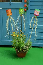 Diy Academy Leere Blechdosen Finden Sich In Jedem Haushalt Anstatt Sie Zu Entsorgen Kannst Du Daraus Dekor Dekorative Laternen Blechdosen Basteln Blechdosen