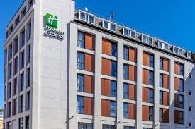 Present your guest room keycard to save on spinning classes and pool access! Holiday Inn Express Petrarch Architectural Panels