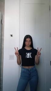 Charli D Amelio Charlidamelio Official Tiktok In 2020 Famous Outfits Famous Girls Cute Outfits