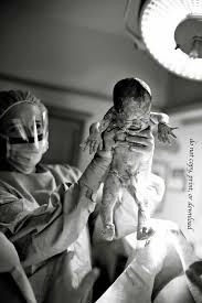 Pin By Regina Slovoyanoch On Yeni Dogan Ve Dogum Cekimleri Delivery Photos Delivery Pictures Baby Hospital Pictures