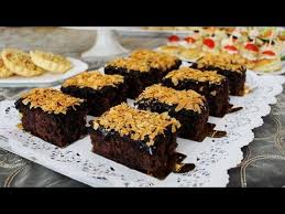 كاطو ولا اروع للناس العزاز كيذوب في الفم مذاق كيحمق وسهل جدا في التحضير Youtube Desserts Food Cake