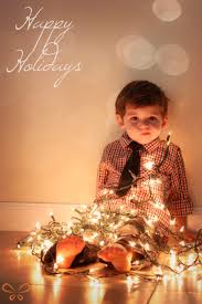 If you ever get the urge to be creative, why not do a photoshoot from home? 25 Cute Family Christmas Picture Ideas