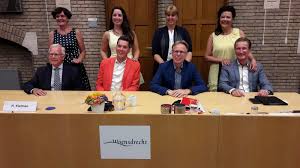 Hans van der veen is on facebook. Raad Woensdrecht Neemt Afscheid Van Martin Uit De Wind Coalitie Krijgt Wat Wind Van Voren Foto Bndestem Nl