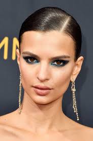 Definitive Proof That Emily Ratajkowski S Makeup Is Always On Point Emily Ratajkowski Makeup Celebrity Makeup Looks Byrdie Beauty