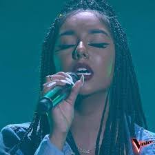 Elsa Clement's Instagram, Twitter & Facebook