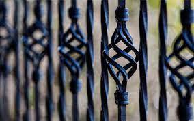 Kalian bisa menemukan teralis yang bermodel mewah sampai teralis dengan warna serta model yang minimalis. Mengecat Pagar Dan Teralis Rumah Serapi Tukang Cat Profesional