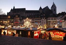 Η χώρα των άλπεων, της σοκολάτας, των ρολογιών, των σουγιάδων με ονομασία προέλευσης, των 1500 λιμνών και της αιώνιας ειρήνης είναι η αγαπημένη μας ελβετία. Xristoygenna Sthn Elbetia All For Christmas