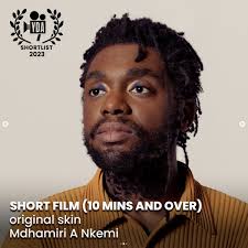 Daisy Moore (@daisychain17)