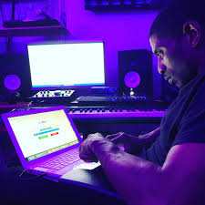 Dan Smith (@dan_on_da_track_fanpage) • Instagram photos and videos