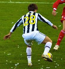 חולצת האימונים של ברצלונה לעונה החדשה? Datei As Bari V Juventus 12 December 2009 Diego Cropped Jpg Wikipedia