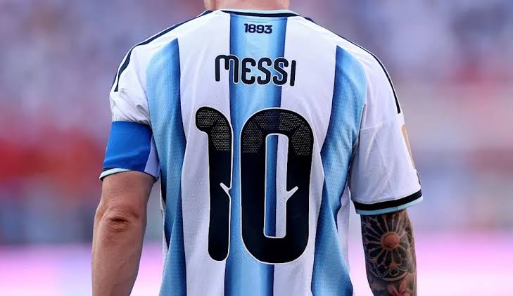 AFA homenajeará a Lionel Messi con impactante acción en todos los partidos - Yahoo Noticias