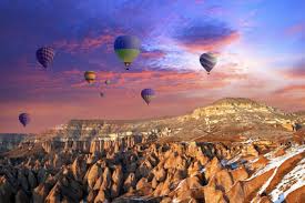 Du 3 au 7 juillet 2019 la cappadoce s'envole, des dizaines de montgolfières venus de différents pays du globe se réunissent pour le 1. Montgolfiere En Cappadoce En Turquie Toute La Turquie
