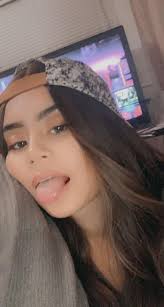 So my sister in law and husband told me when I switch between male and  female body language it's very obvious to them watch I didn't realize  because it's not something I