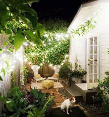 20 Lovely Backyard Ideas With Narrow Space Homemydesign Jardins Amenagement Jardin Petits Jardins