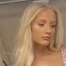 Brenda Mullen's Instagram, Twitter & Facebook