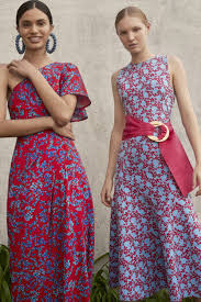 Destination for bold elegance and style. Carolina Herrera Resort 2018 Look Femenino Y Bello Moda Atuendos De Moda Moda Para Mujer