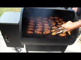 Place the seasoned chicken wings on the grill & close the lid. Traeger Smoked Chicken Wings Youtube