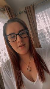 Imogen Ayers's Instagram, Twitter & Facebook