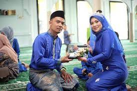 Maybe you would like to learn more about one of these? Mula Mula Jual Mahal Selepas 2 Tahun Ibu Tunggal Anak 2 Cair Dek Kesungguhan Calon Suami Tak Sangka Dia Sanggup Ride Beratus Kilometer Viral Mstar