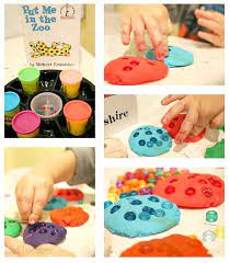 Before the class put the toys or flashcards in a bag. Put Me In The Zoo Activities Your Toddler Will Love School Time Snippets