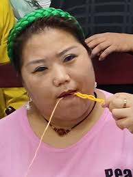 Récord de L-sit chin ups: 33 por Derek Fontaine 🇨🇦