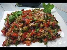 Aussergewohnliches Salat Rezept I Salat Mit Gegrillten Auberginen I Kozlenmis Patlican Salatasi Auberginensalat Turkisches Essen Rezepte Orientalische Rezepte