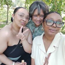 Discovered this little gem by accident the other day!! SCHOON is located at  Majik Forest shopping centre in Van Riebeeckshof, a stones' throw away from  Durbanville, serving breakfast and lunch in style.