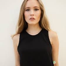 Raven Webster's Instagram, Twitter & Facebook