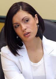 Out from prison, Carla Carvalho tries to move