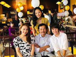 Bà hằng 'vạch trần' sự thật về kho trầm hương trăm tỷ của hoài linh: Nhá»¯ng Diá»…n Vien Nao Cá»§a Vá» Nha Ä'i Con Lá»t Ä'á» Cá»­ Vtv Awards 2019 Vtv Vn