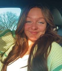 Denise Barnhill's Instagram, Twitter & Facebook